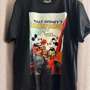 Disney Black Cotton T-Shirt ls it for a man or woman.